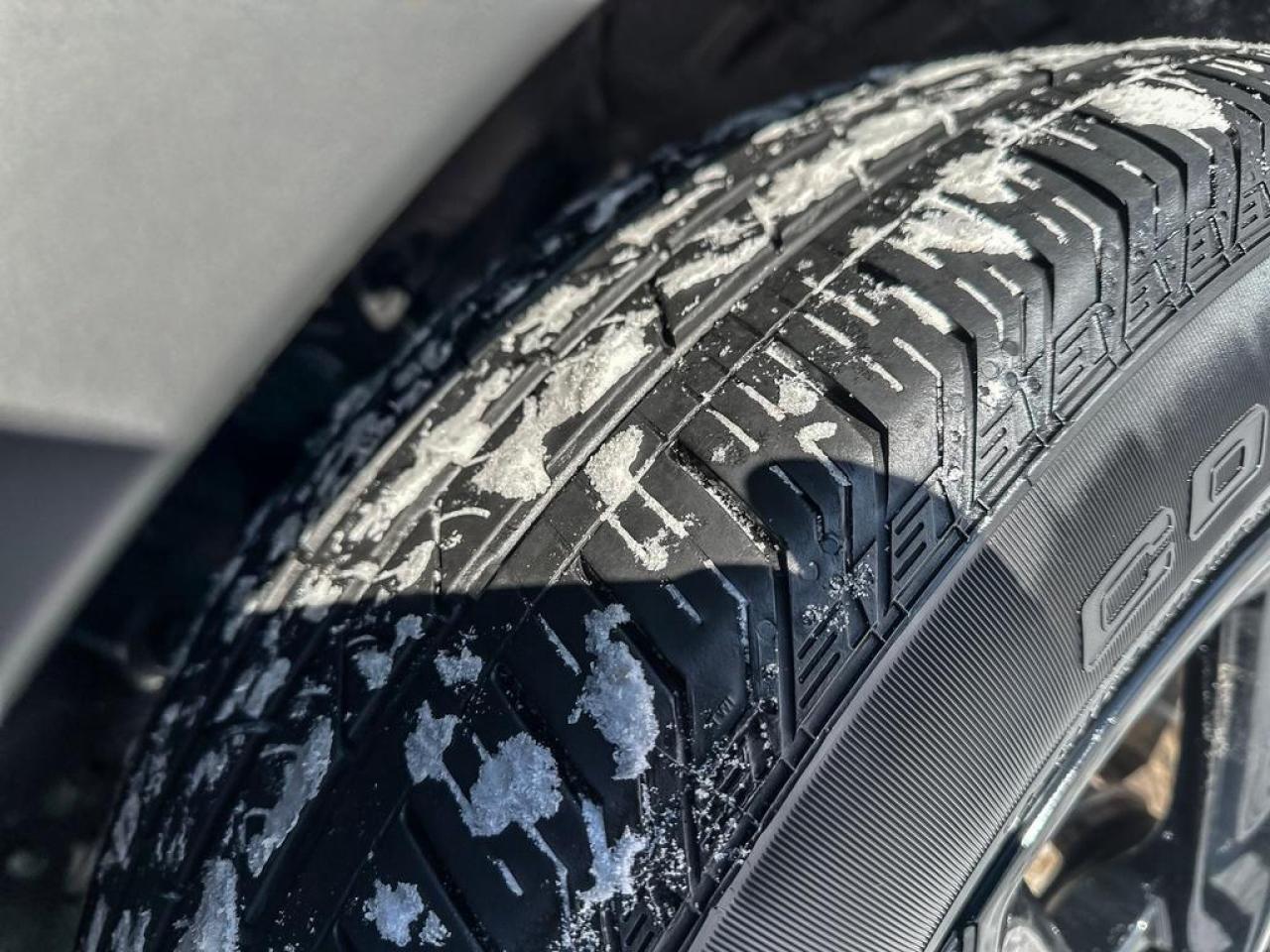 2024 Honda CR-V Hybrid Touring Photo