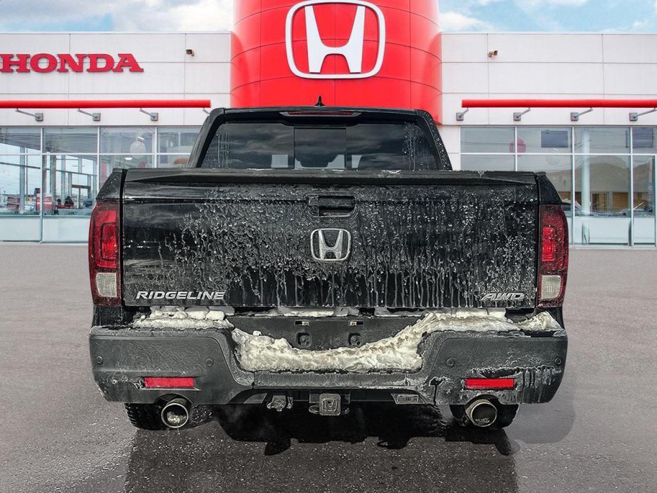 2023 Honda Ridgeline Black Edition Photo4