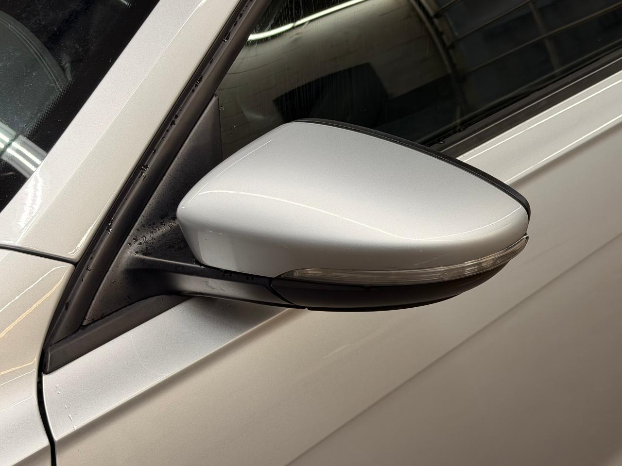 2020 Volkswagen Passat Comfortline+New Tires+Camera+CLEAN CARFAX Photo