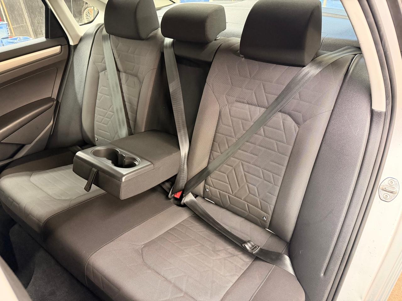 2020 Volkswagen Passat Comfortline+New Tires+Camera+CLEAN CARFAX Photo