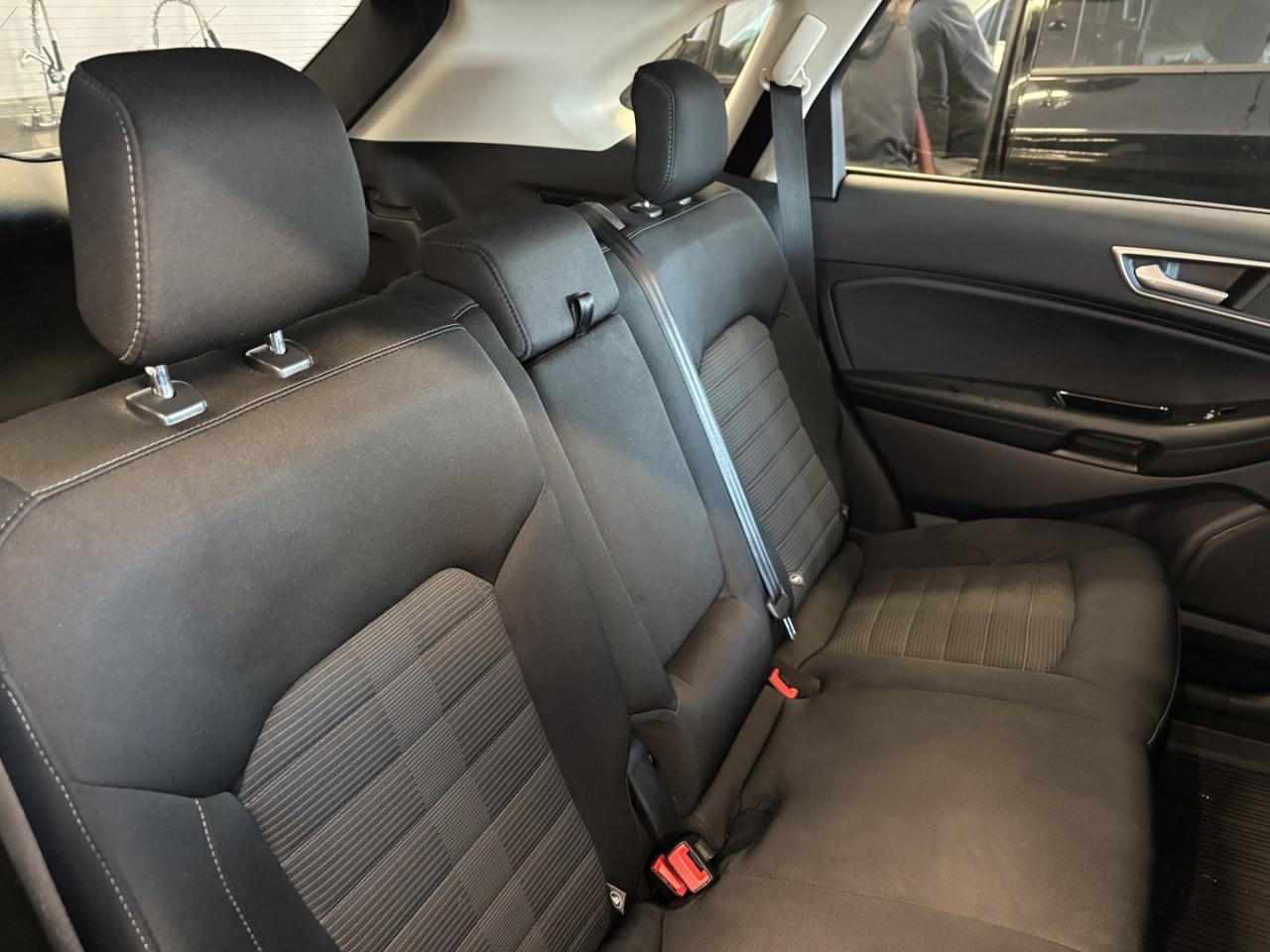 2019 Ford Edge SEL Photo