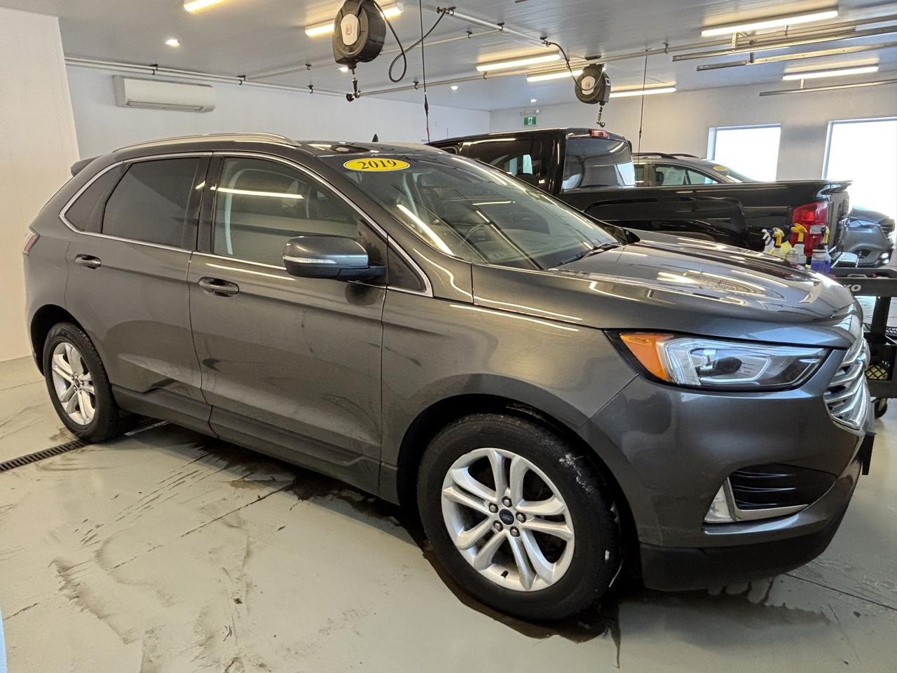 2019 Ford Edge SEL Photo