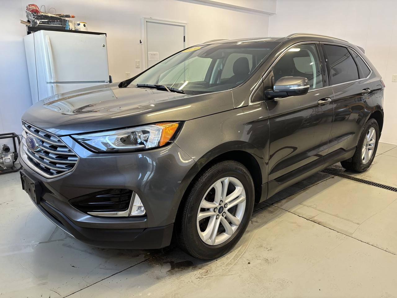 2019 Ford Edge SEL Photo