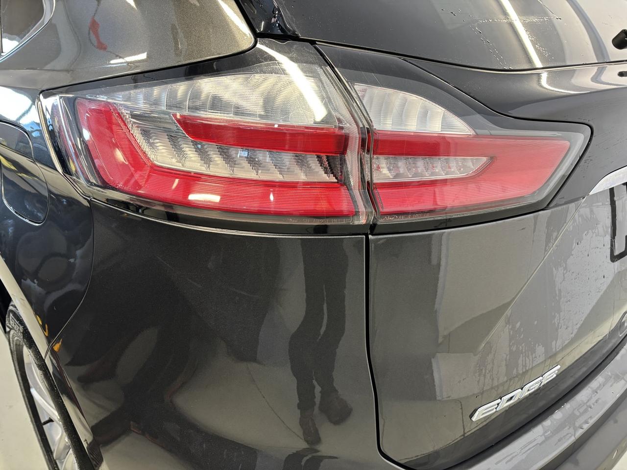 2019 Ford Edge SEL Photo