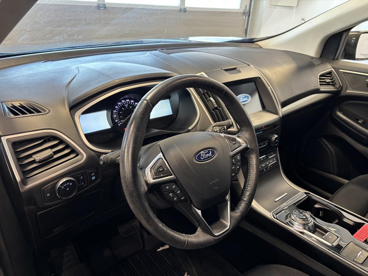 2019 Ford Edge SEL Photo