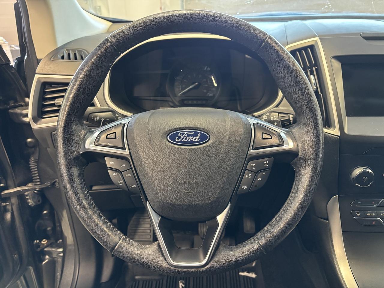 2019 Ford Edge SEL Photo