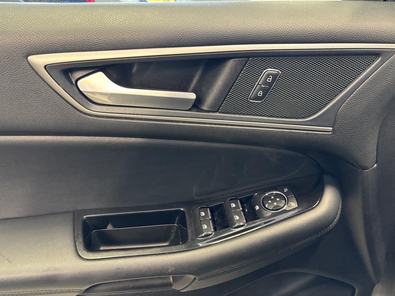 2019 Ford Edge SEL Photo