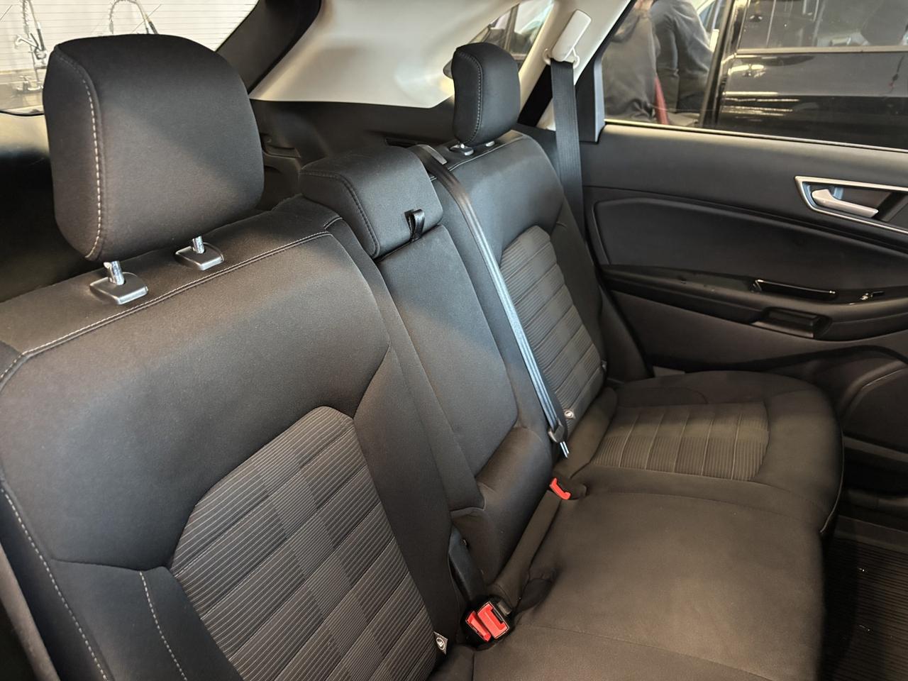 2019 Ford Edge SEL Photo