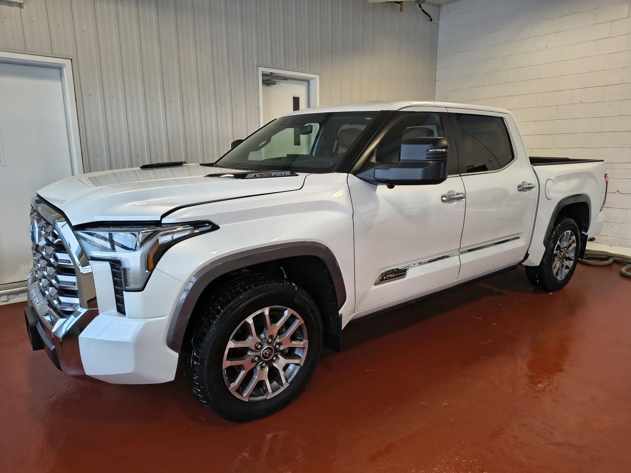 Used 2024 Toyota Tundra Platinum Hybrid for sale in Pembroke, ON