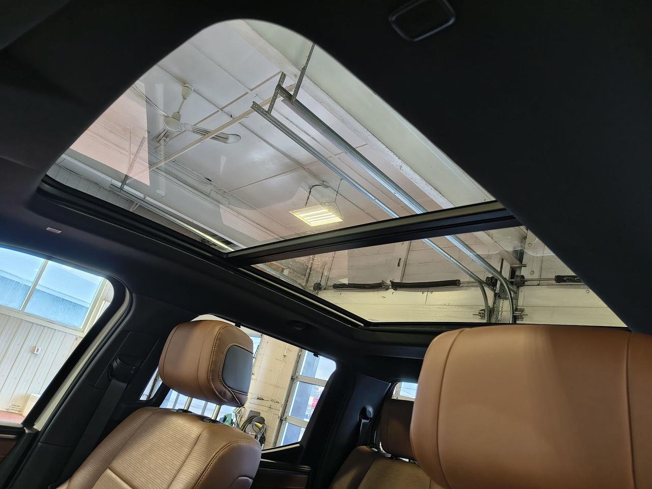 2024 Toyota Tundra Platinum Hybrid Photo0