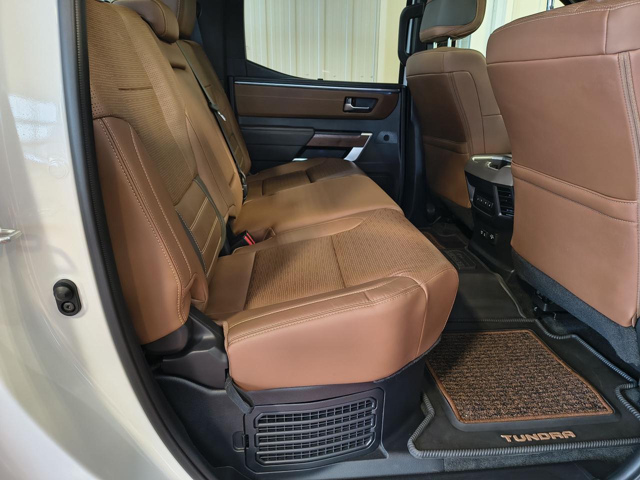 2024 Toyota Tundra Platinum Hybrid Photo0