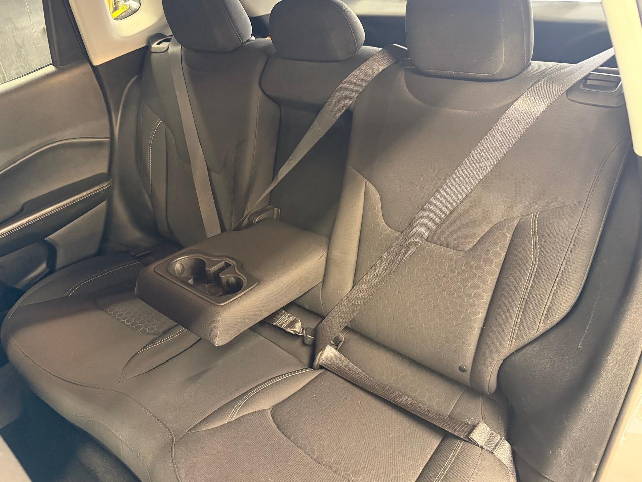 2020 Jeep Compass Upland AWD+New Brakes+ApplePlay+CLEAN CARFAX Photo22