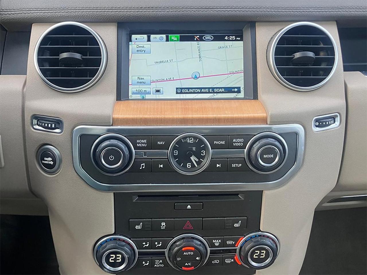 2013 Land Rover LR4 HSE|V8|5.0L V8|NAVI|PANOROOF|7 SEATS|19in ALLOYS| Photo