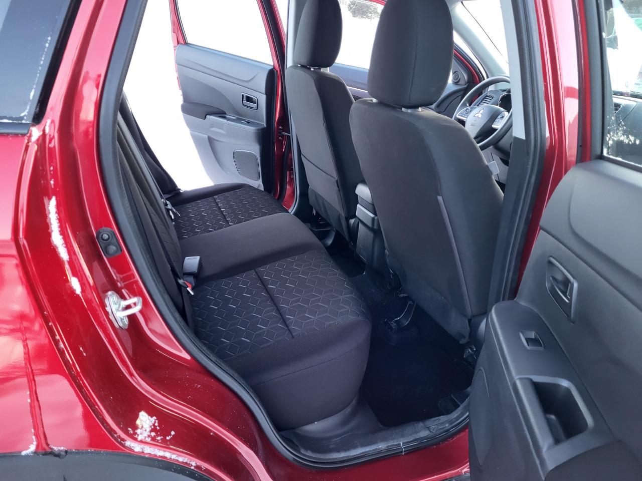 2024 Mitsubishi RVR ES FWD Photo