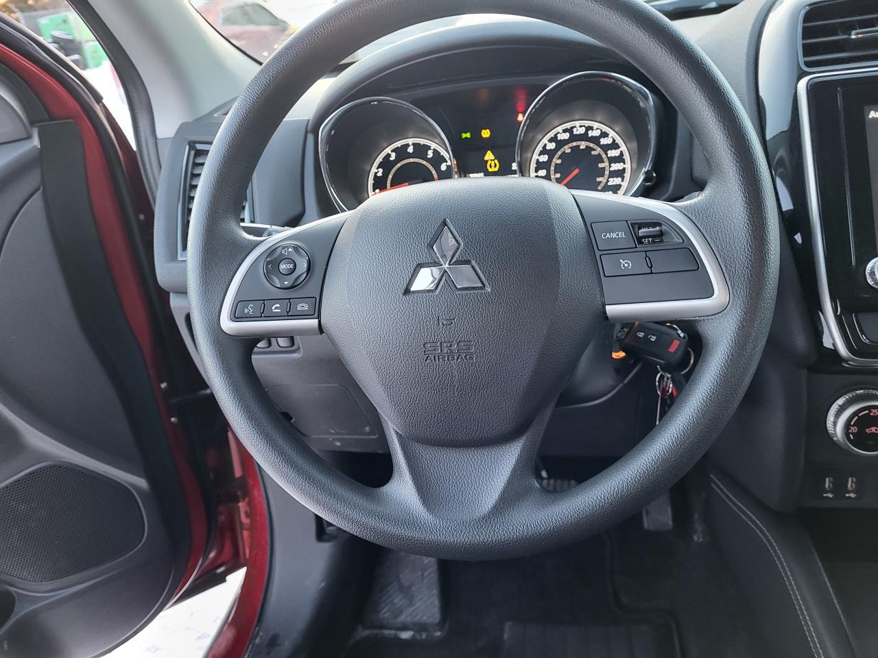 2024 Mitsubishi RVR ES FWD Photo