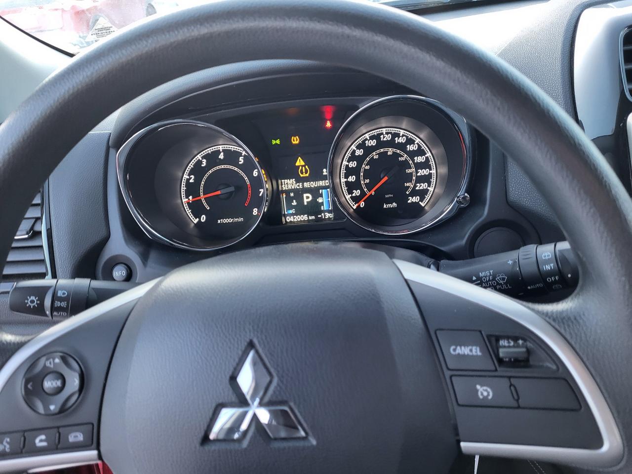 2024 Mitsubishi RVR ES FWD Photo