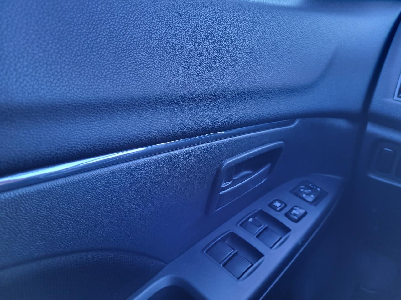 2024 Mitsubishi RVR ES FWD Photo