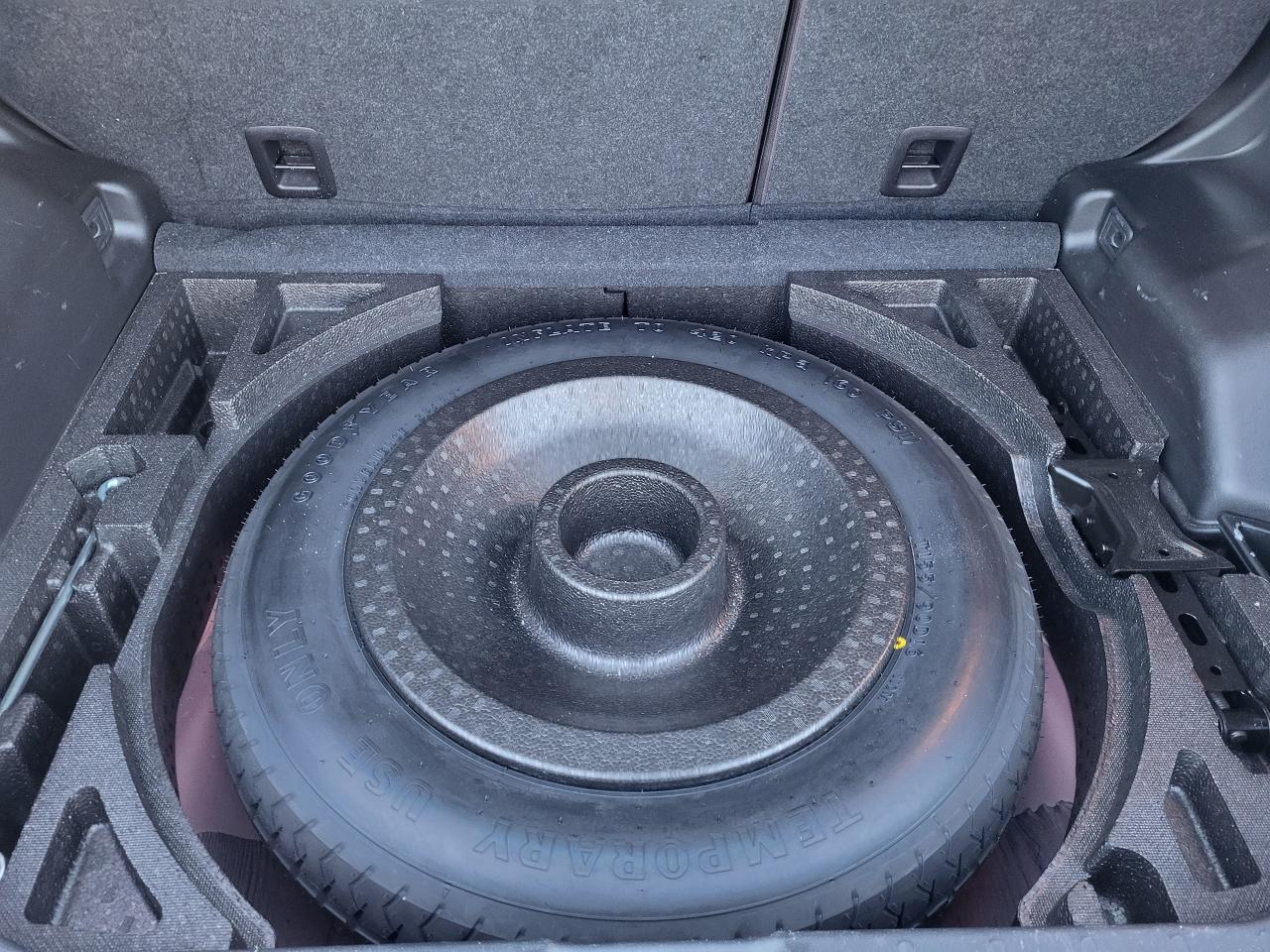 2024 Mitsubishi RVR ES FWD Photo