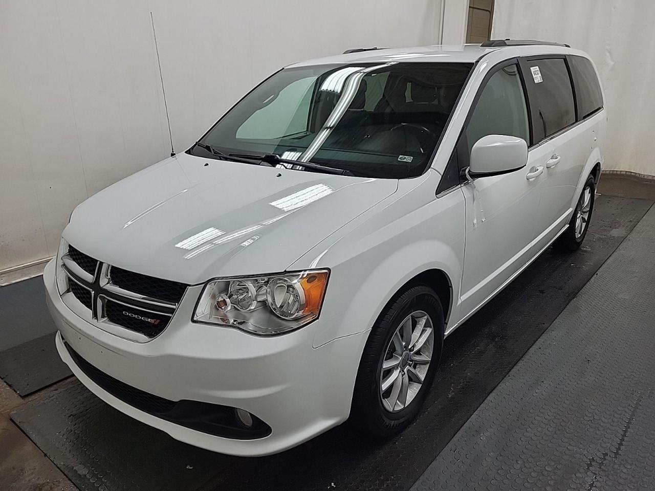 2019 Dodge Grand Caravan SXT Premium Plus - REAR DVD, LEATHER, BACK-UP CAM! Photo2