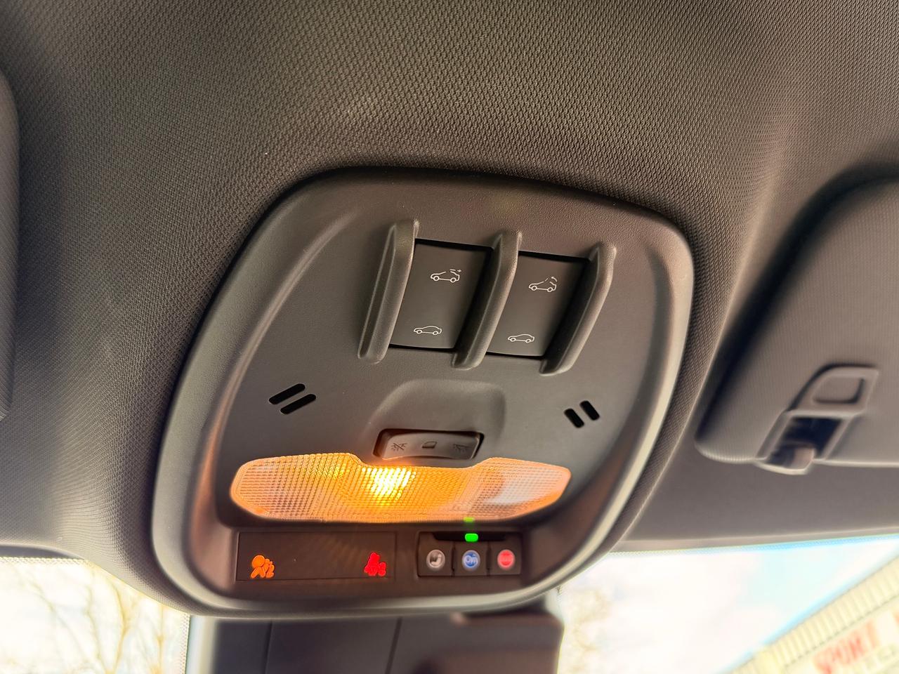 2024 Chevrolet Trax 2RS+Leather+Roof+ONE OWNER+CLEAN CARFAX Photo