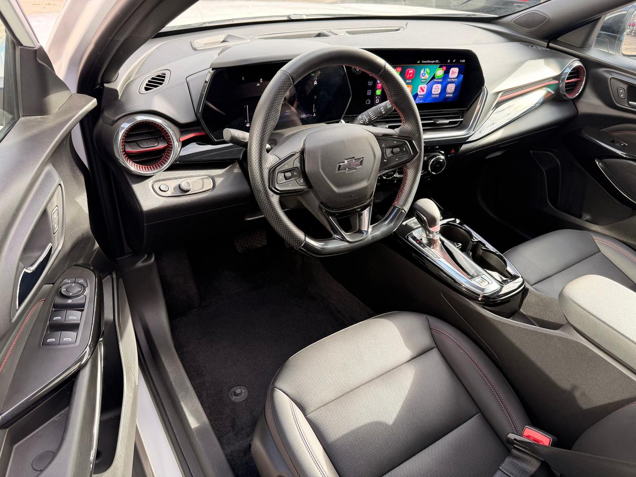 2024 Chevrolet Trax 2RS+Leather+Roof+ONE OWNER+CLEAN CARFAX Photo