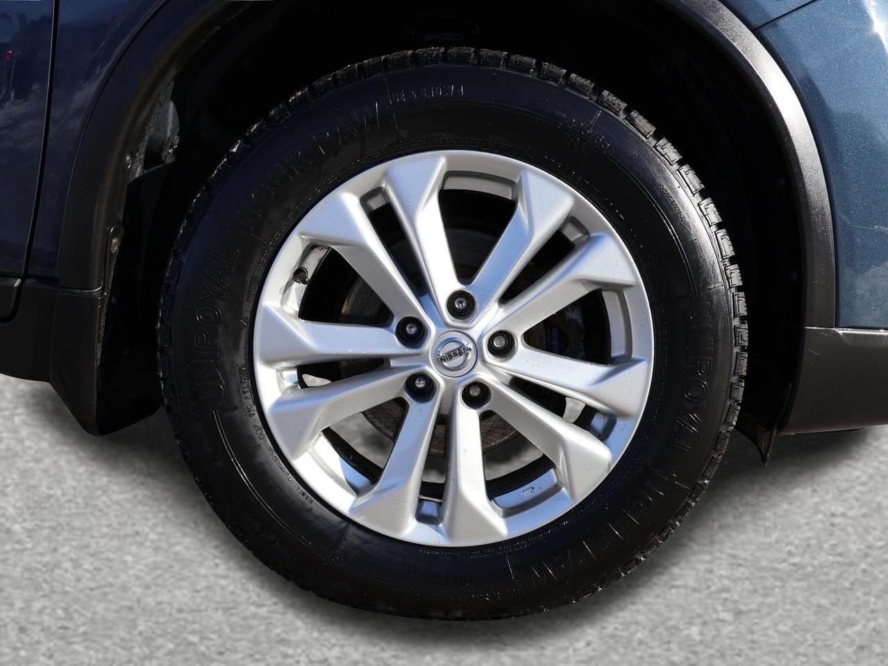 2016 Nissan Rogue SV AWD CERTIFIED *ACCIDENT FREE*NISSAN MAINTAIN* CAMERA BLUETOOTH HEATED SEATS CRUISE ALLOYS Photo