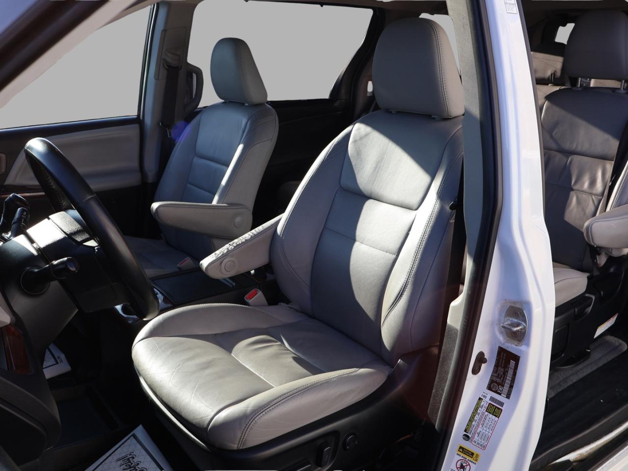 2017 Toyota Sienna LIMITED-PREMIUM CERTIFIED *7 SEATS*TOYOTA MAINTAIN* CAMERA NAV DVD BLUETOOTH LEATHER HEATED SEATS SUNROOF CRUISE ALLOYS Photo