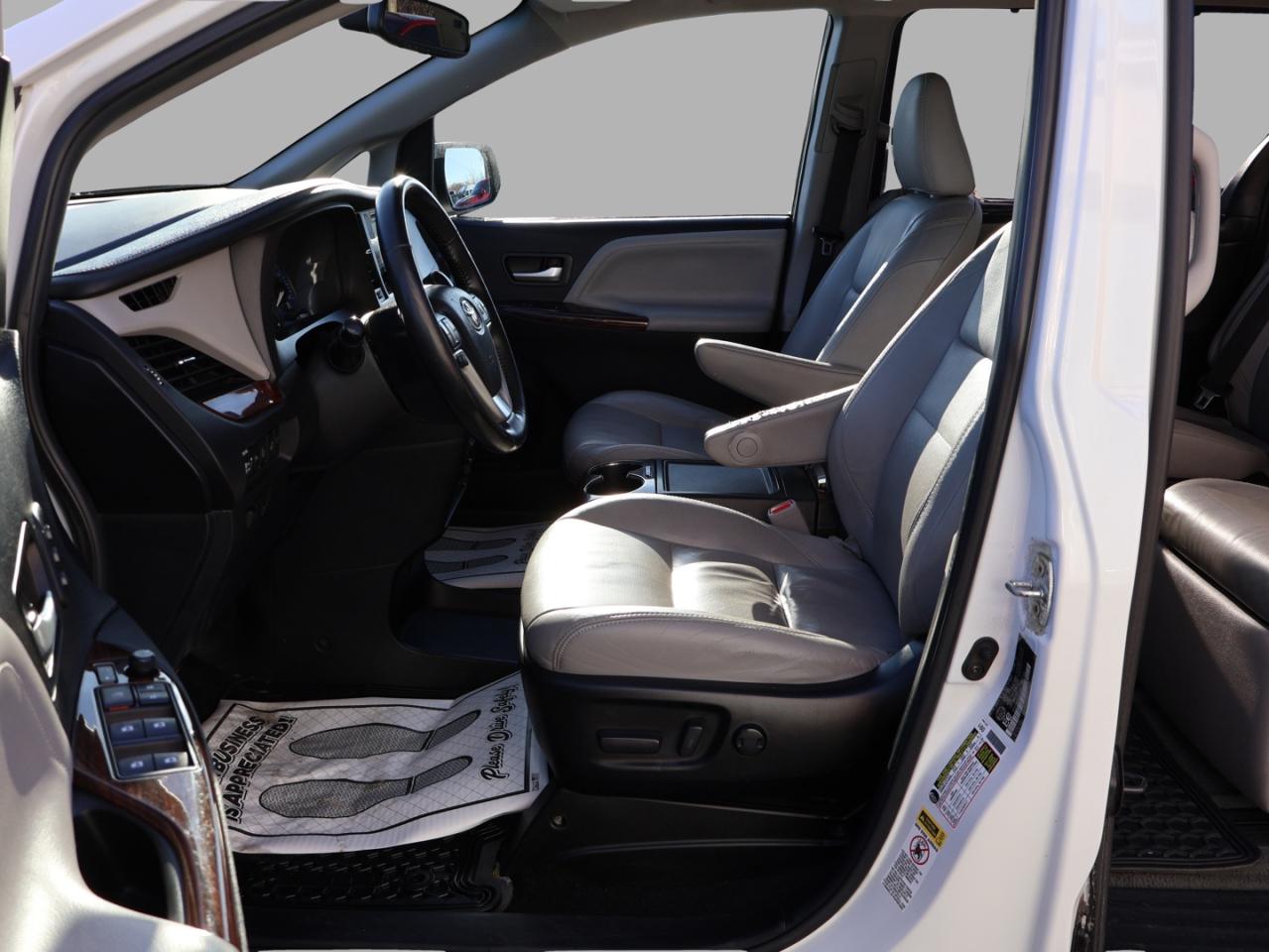 2017 Toyota Sienna LIMITED-PREMIUM CERTIFIED *7 SEATS*TOYOTA MAINTAIN* CAMERA NAV DVD BLUETOOTH LEATHER HEATED SEATS SUNROOF CRUISE ALLOYS Photo