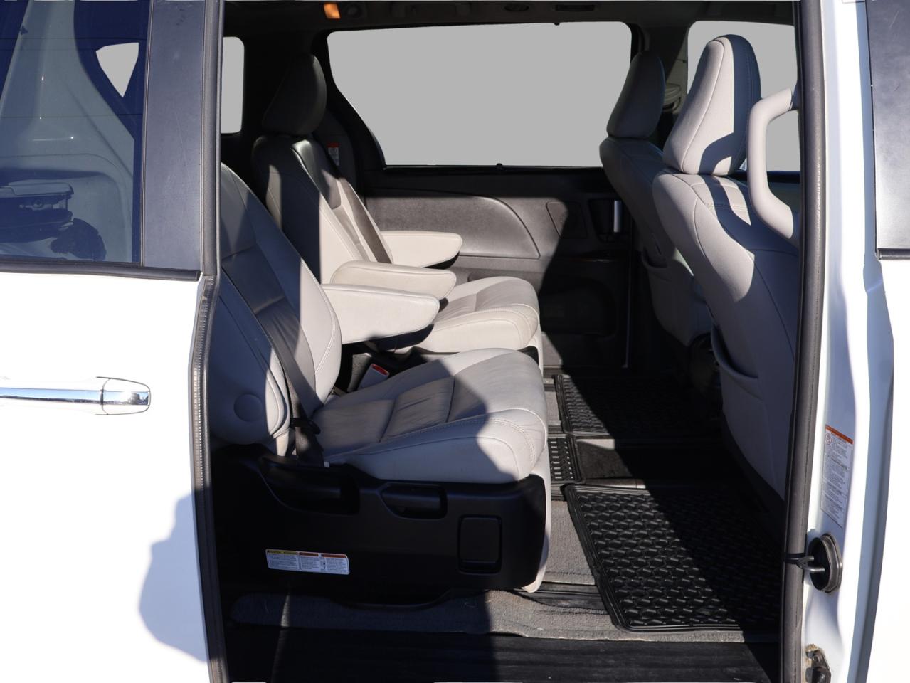 2017 Toyota Sienna LIMITED-PREMIUM CERTIFIED *7 SEATS*TOYOTA MAINTAIN* CAMERA NAV DVD BLUETOOTH LEATHER HEATED SEATS SUNROOF CRUISE ALLOYS Photo