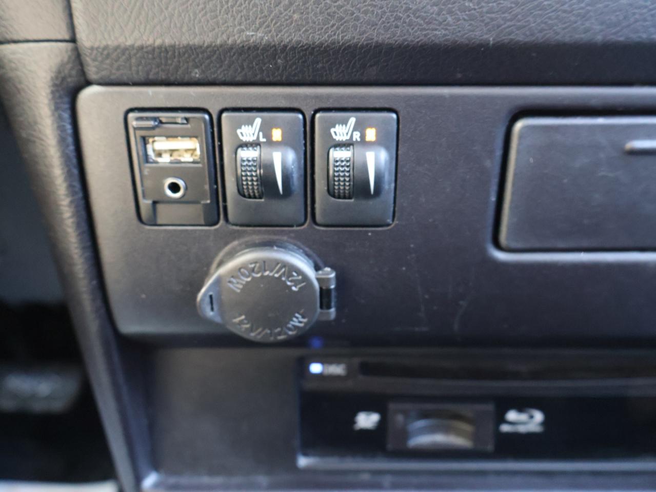 2017 Toyota Sienna LIMITED-PREMIUM CERTIFIED *7 SEATS*TOYOTA MAINTAIN* CAMERA NAV DVD BLUETOOTH LEATHER HEATED SEATS SUNROOF CRUISE ALLOYS Photo