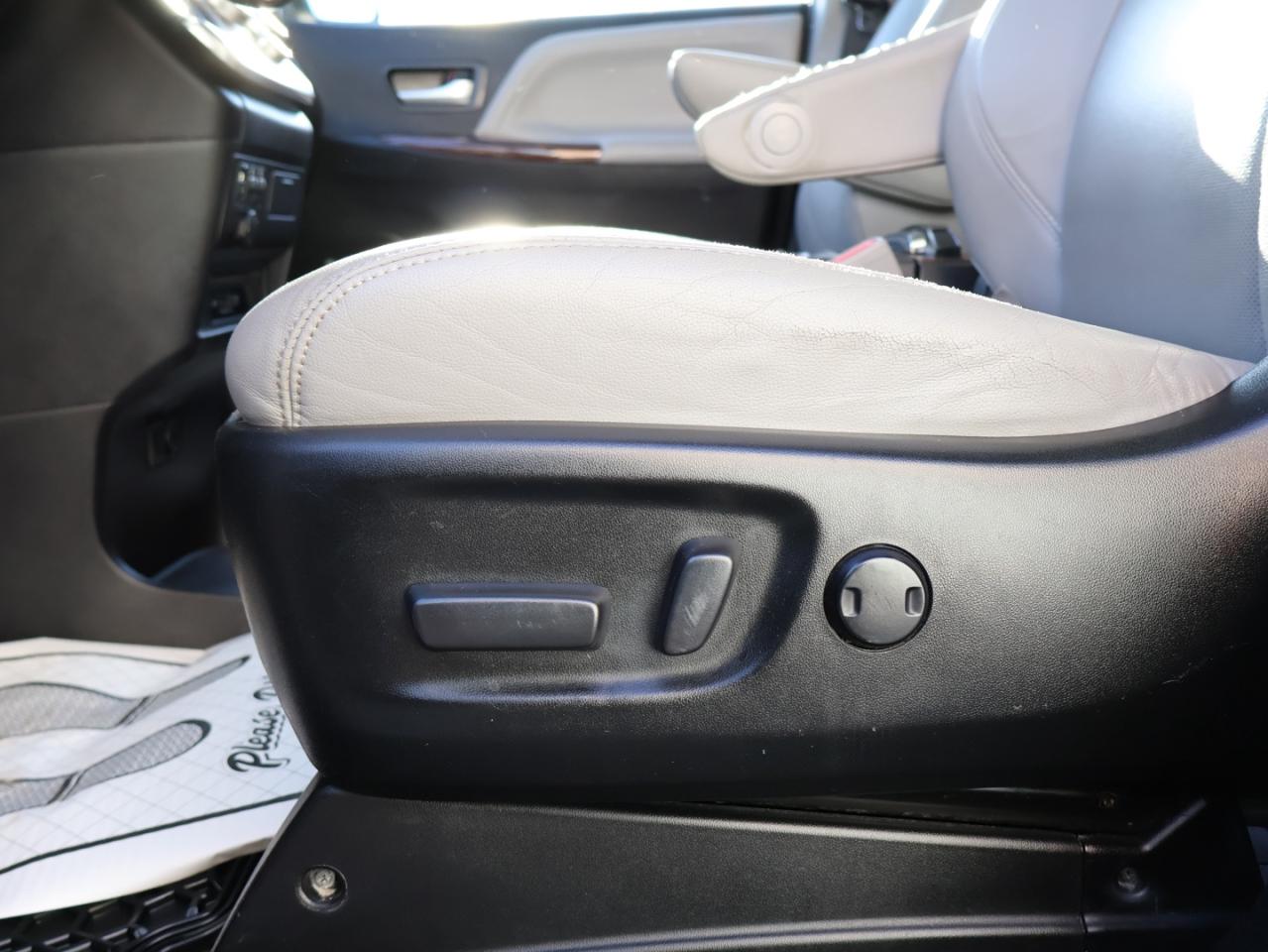 2017 Toyota Sienna LIMITED-PREMIUM CERTIFIED *7 SEATS*TOYOTA MAINTAIN* CAMERA NAV DVD BLUETOOTH LEATHER HEATED SEATS SUNROOF CRUISE ALLOYS Photo