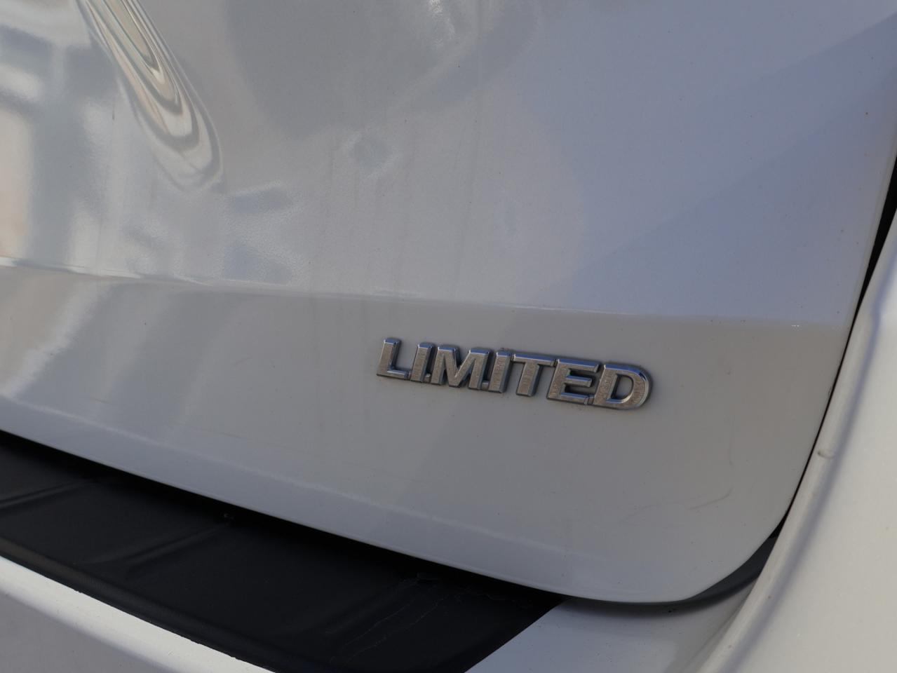 2017 Toyota Sienna LIMITED-PREMIUM CERTIFIED *7 SEATS*TOYOTA MAINTAIN* CAMERA NAV DVD BLUETOOTH LEATHER HEATED SEATS SUNROOF CRUISE ALLOYS Photo