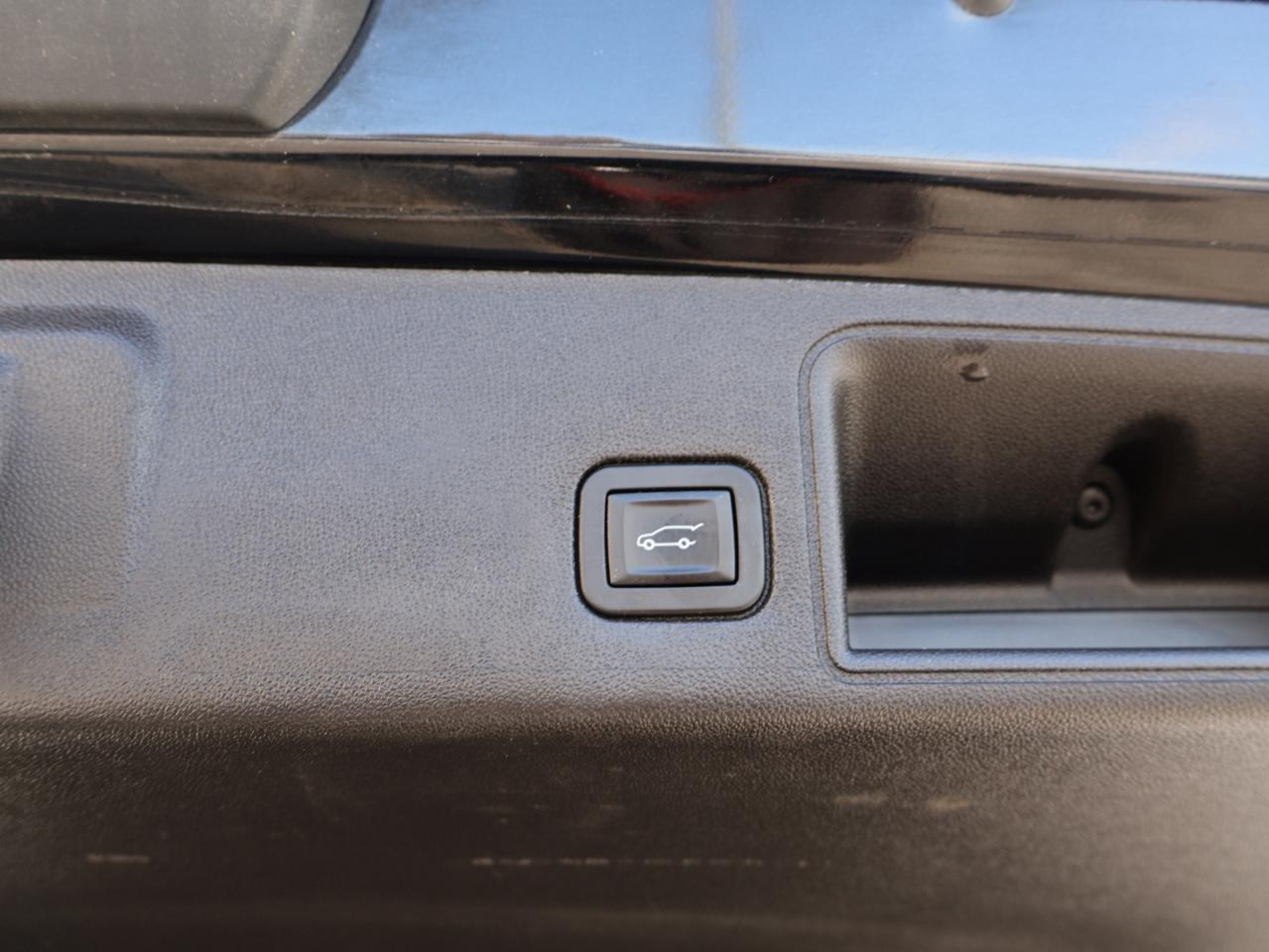 2018 GMC Terrain SLT AWD DIESEL CERTIFIED *ACCIDENT FREE*GMC MAINTAIN* CAMERA NAV BLUETOOTH LEATHER HEATED SEATS PANO ROOF CRUISE ALLOYS Photo