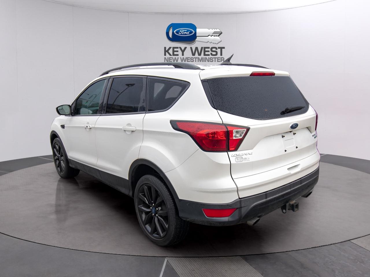 2019 Ford Escape Titanium 4WD Photo3