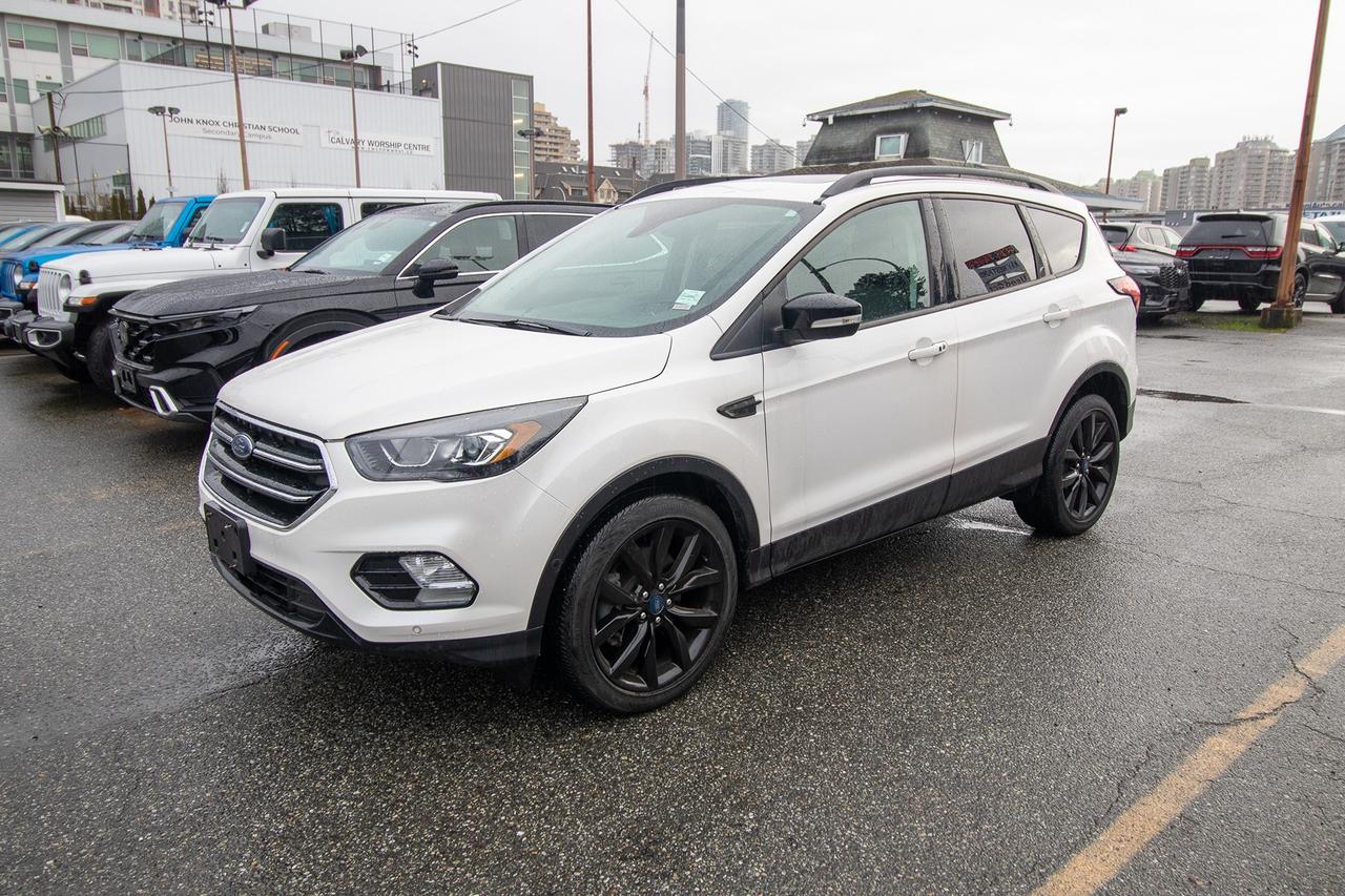2019 Ford Escape Titanium 4WD Photo1