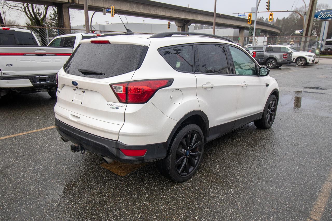 2019 Ford Escape Titanium 4WD Photo4