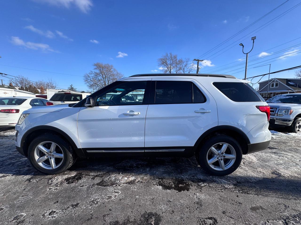 2017 Ford Explorer 4WD XLT | CERTIFIED | 7 SEATER | REARVIEW CAMERA Photo