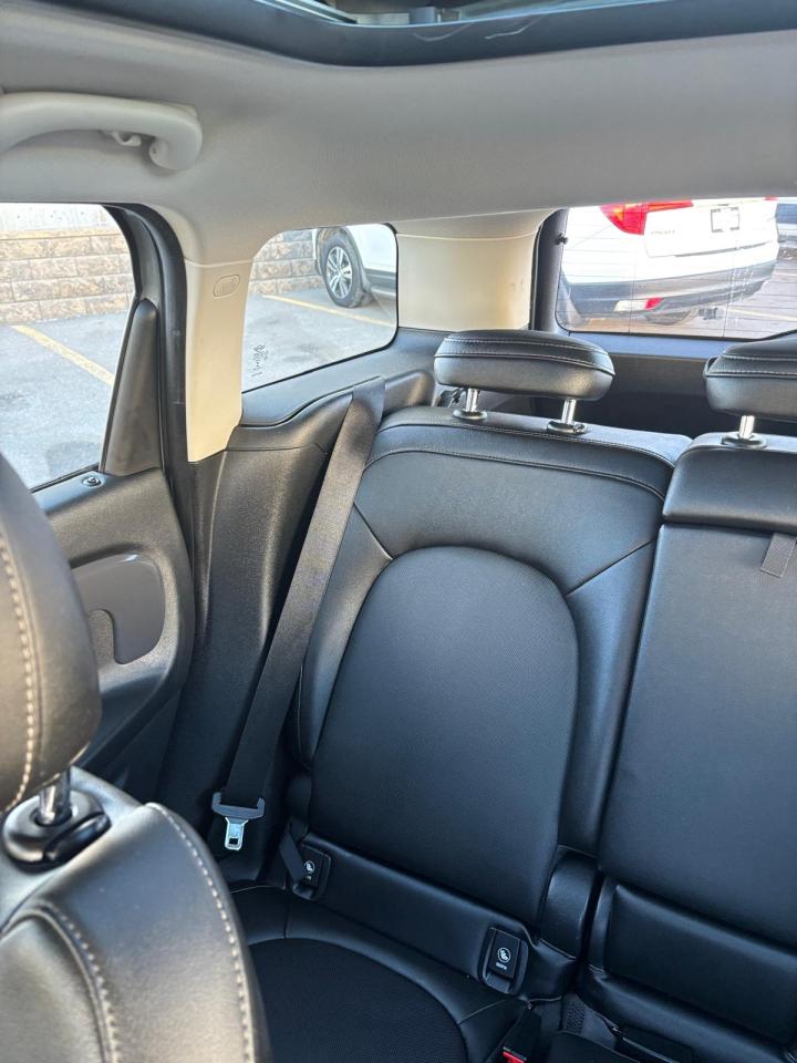 2018 MINI Cooper Countryman COOPER S COUNTRYMAN | AWD | LEATHER | NEW YEARS SPECIAL! Photo