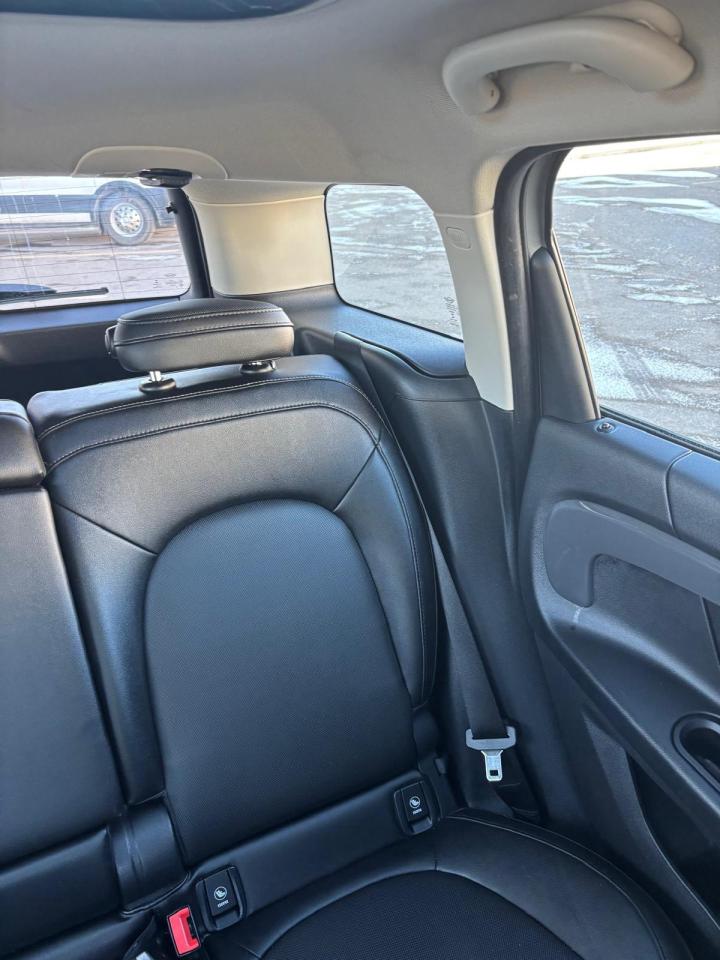 2018 MINI Cooper Countryman COOPER S COUNTRYMAN | AWD | LEATHER | NEW YEARS SPECIAL! Photo