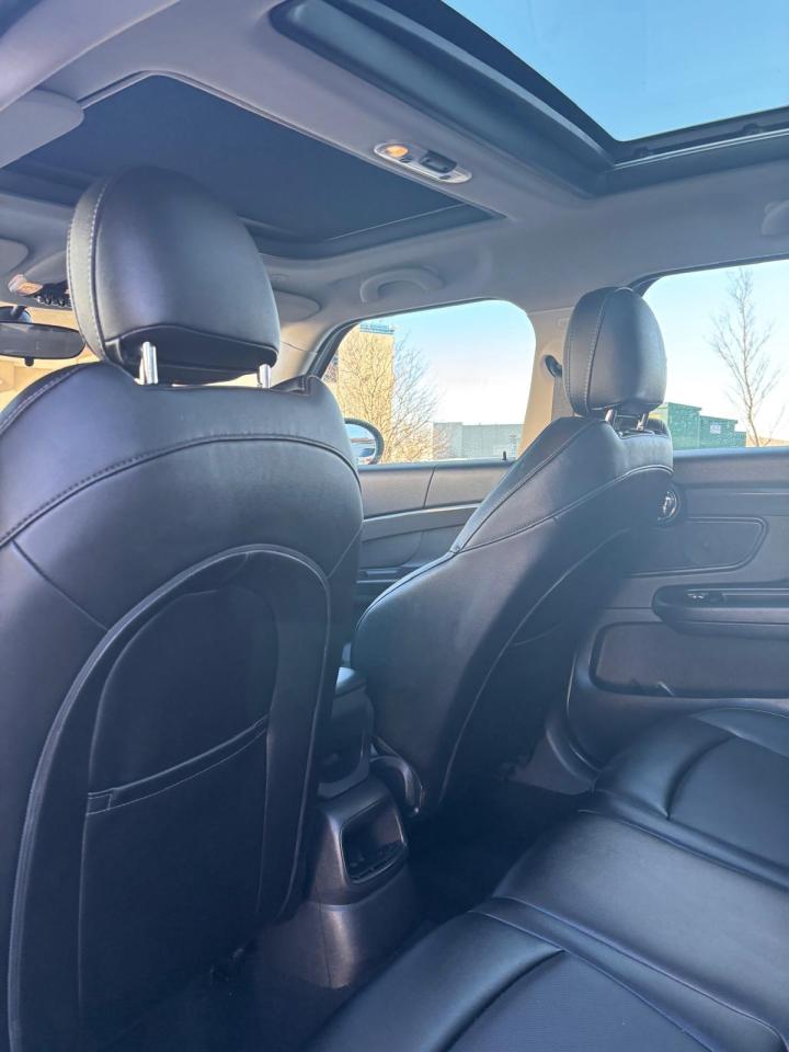 2018 MINI Cooper Countryman COOPER S COUNTRYMAN | AWD | LEATHER | NEW YEARS SPECIAL! Photo