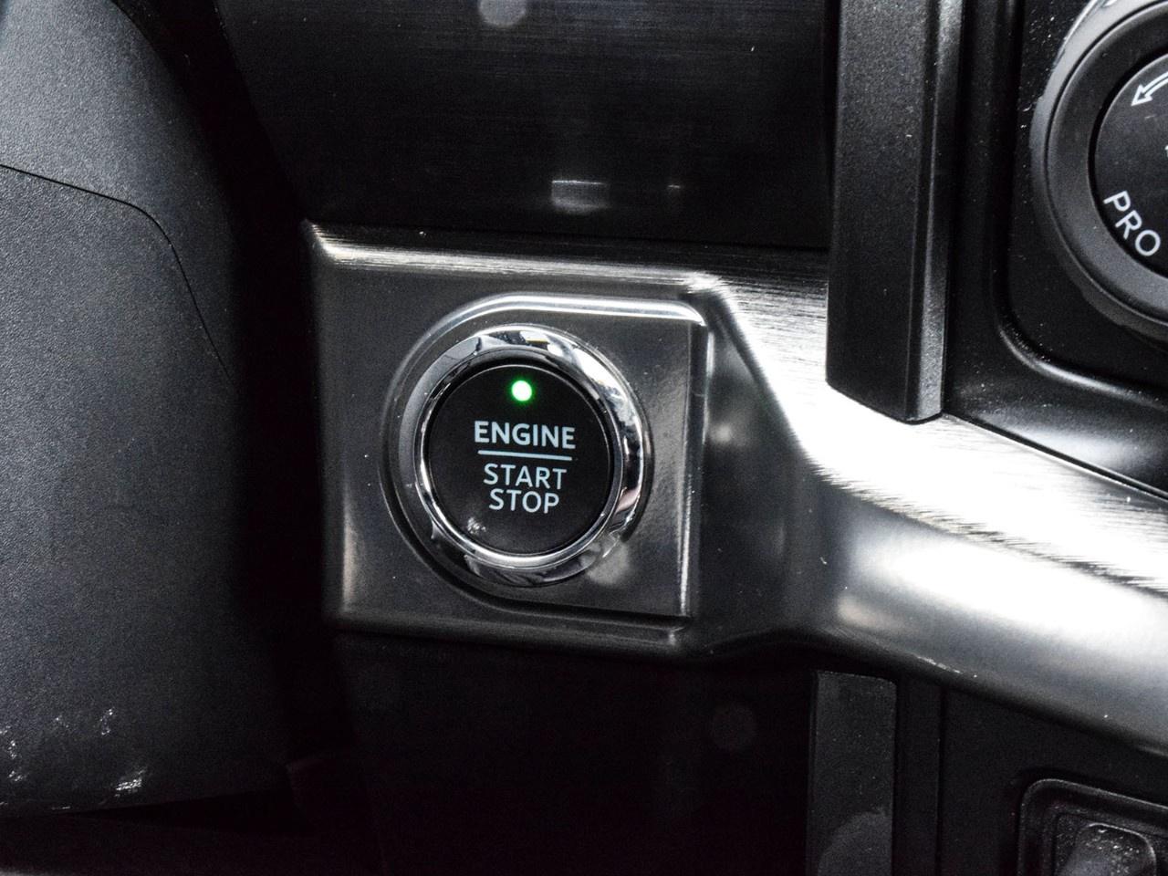 2023 Ford F-150 Lariat 4WD SuperCrew 5.5' Box Photo