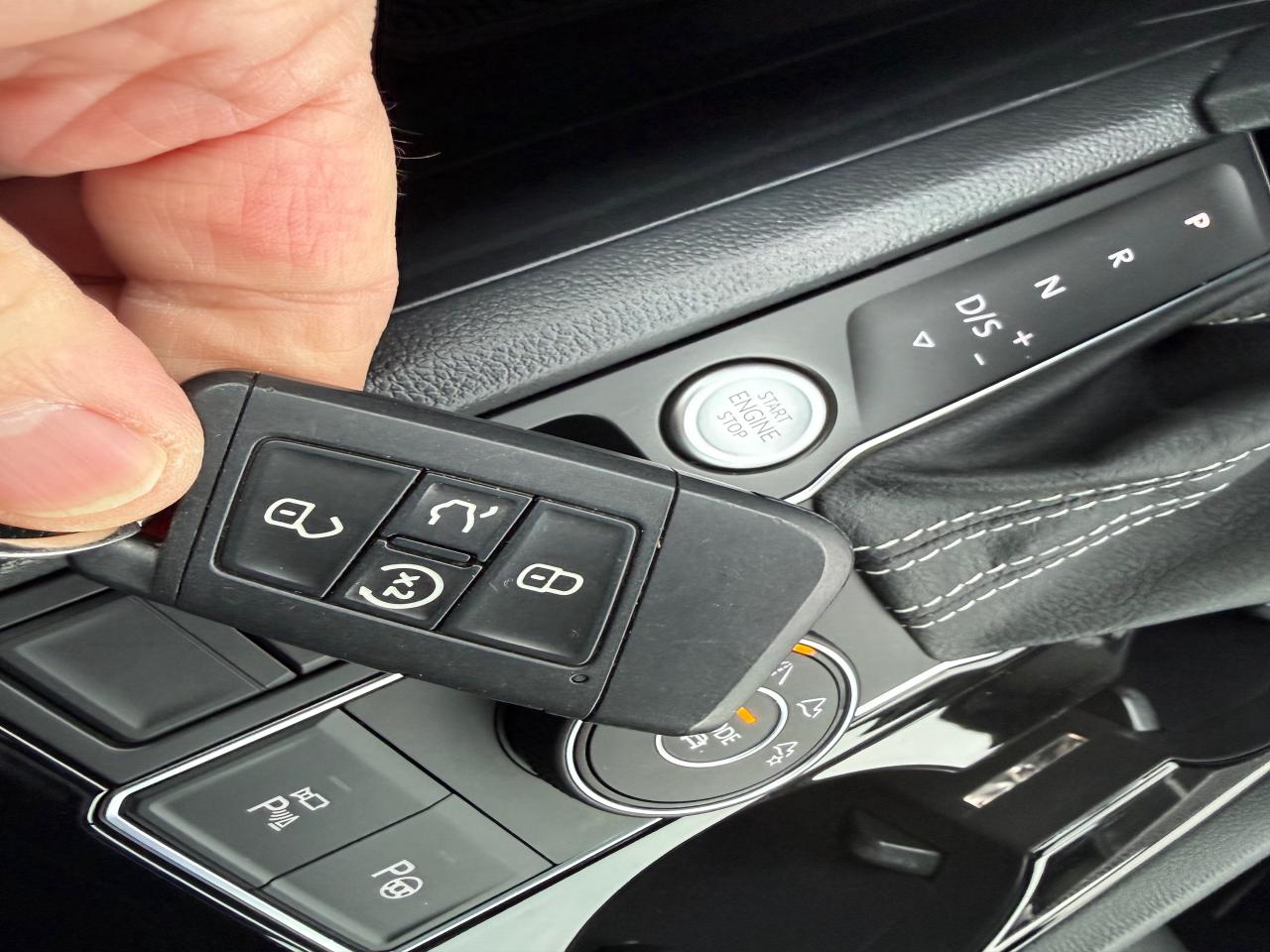 2022 Volkswagen Atlas Cross Sport 3.6 FSI Execline NAV! Pano Roof! Leather! Photo