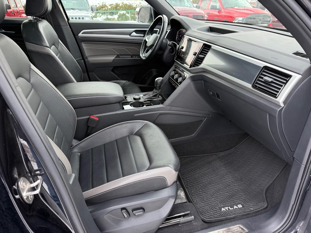 2022 Volkswagen Atlas Cross Sport 3.6 FSI Execline NAV! Pano Roof! Leather! Photo