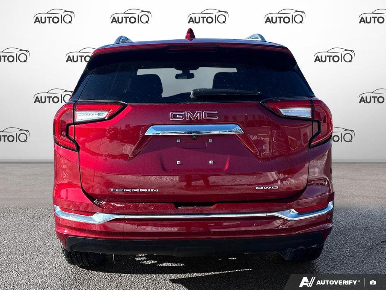 2024 GMC Terrain Denali PANORAMIC SUNROOF | HEATED & AIRCOOLED SEATS | LOW Photo