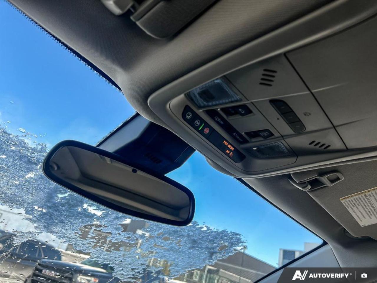 2024 GMC Terrain Denali PANORAMIC SUNROOF | HEATED & AIRCOOLED SEATS | LOW Photo