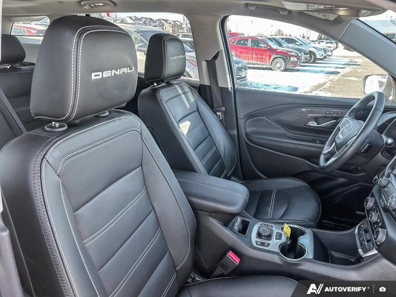 2024 GMC Terrain Denali PANORAMIC SUNROOF | HEATED & AIRCOOLED SEATS | LOW Photo