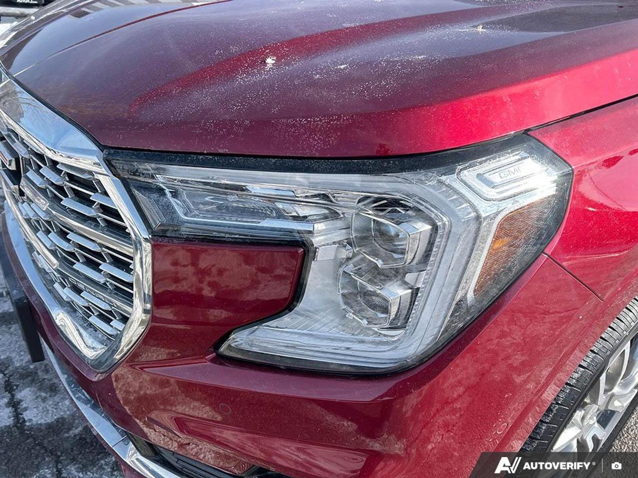 2024 GMC Terrain Denali PANORAMIC SUNROOF | HEATED & AIRCOOLED SEATS | LOW Photo