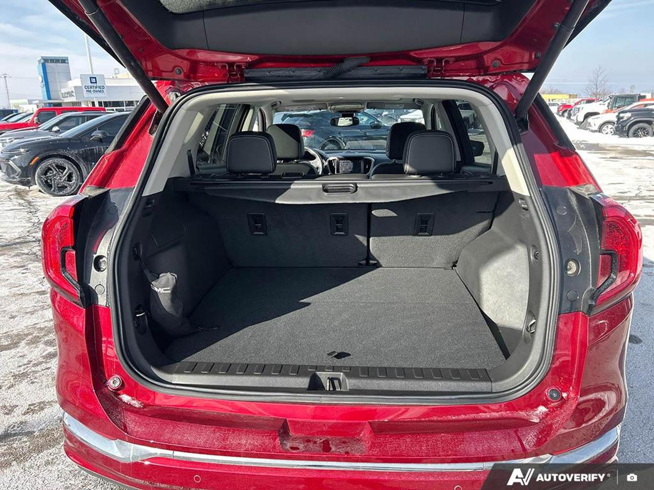 2024 GMC Terrain Denali PANORAMIC SUNROOF | HEATED & AIRCOOLED SEATS | LOW Photo