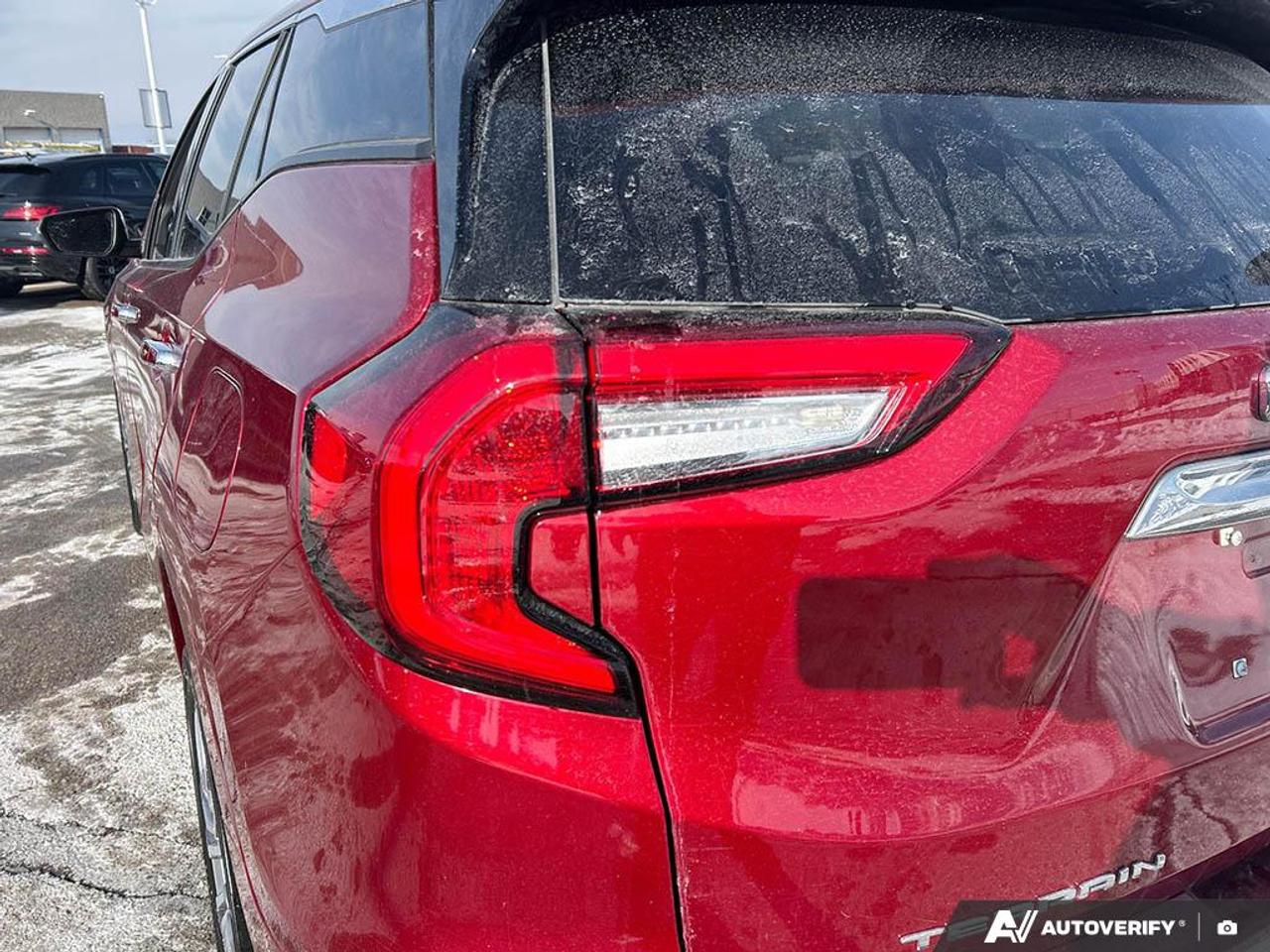 2024 GMC Terrain Denali PANORAMIC SUNROOF | HEATED & AIRCOOLED SEATS | LOW Photo