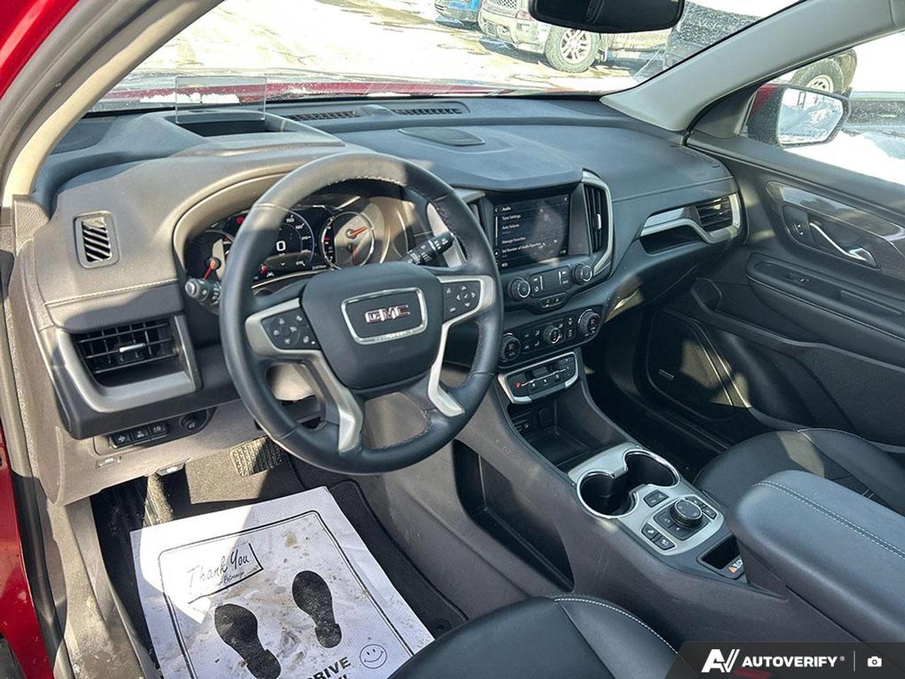 2024 GMC Terrain Denali PANORAMIC SUNROOF | HEATED & AIRCOOLED SEATS | LOW Photo